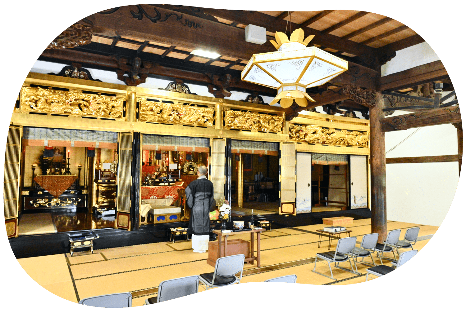 常禅寺本堂と旭住職